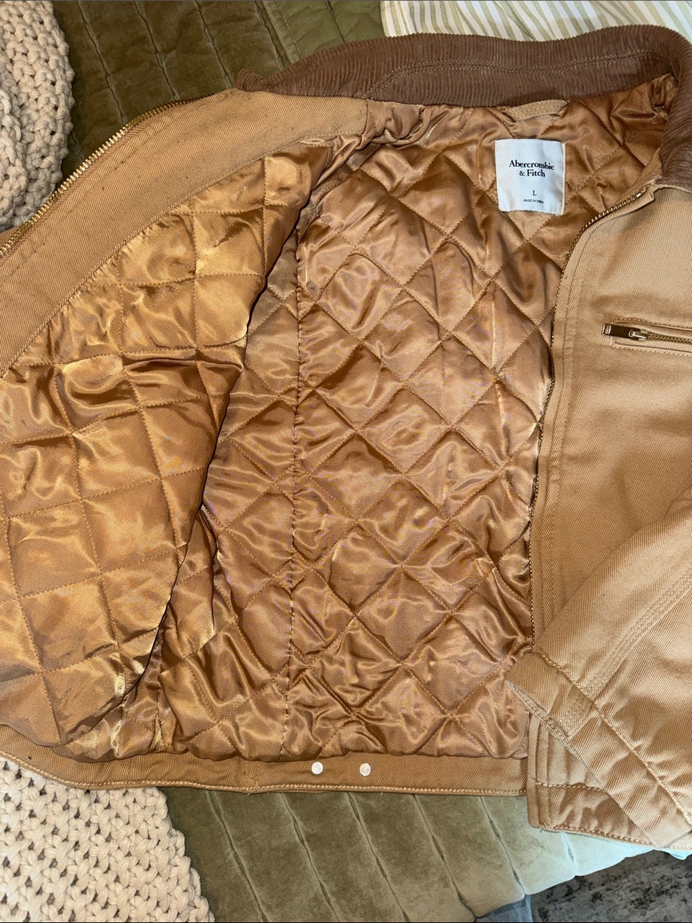 Abercrombie & Fitch Tan Quilted Cropped Trucker Jacket with Corduroy Collar - Picture 5 of 6